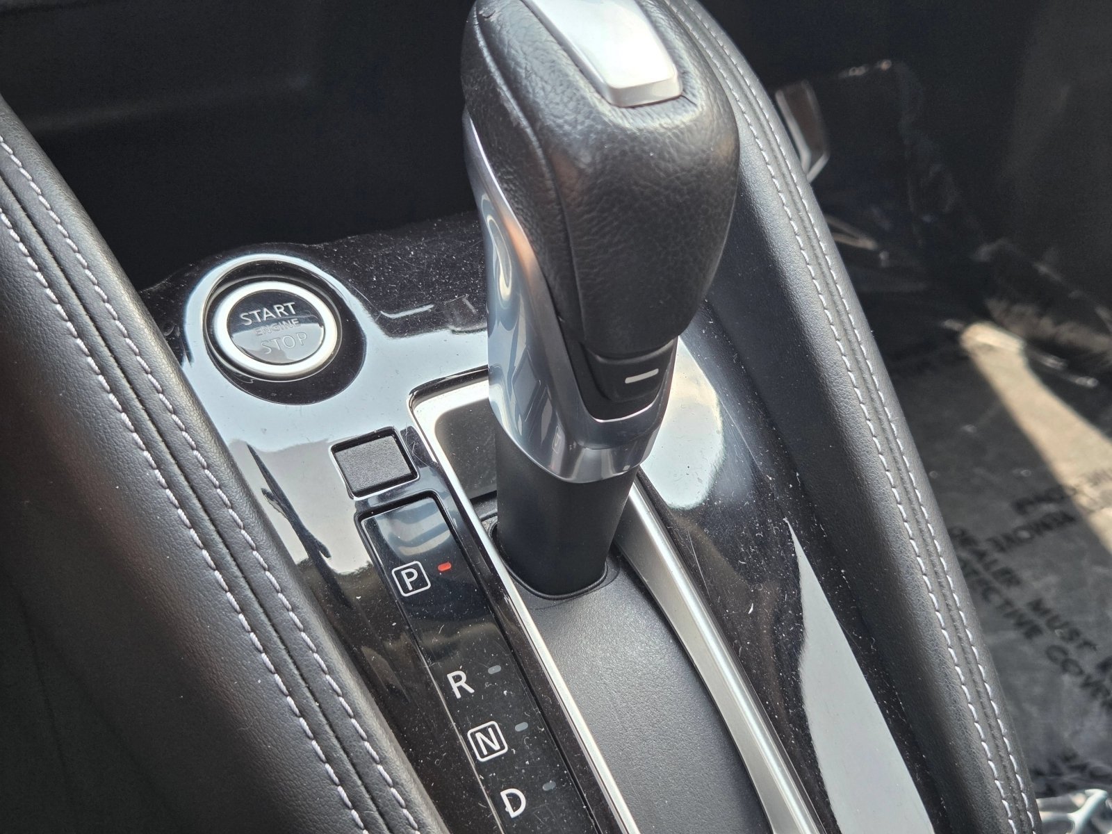 Used 2020 Deep Blue Pearl/Fresh Powder Nissan SR image 32