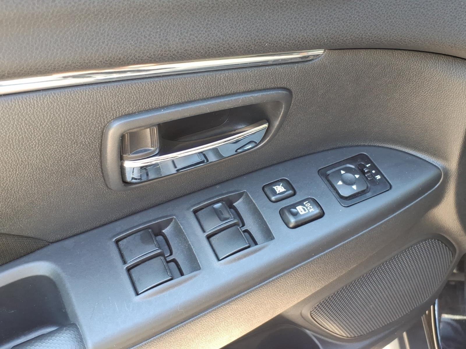 Used 2025  MITSUBISHI  image 16