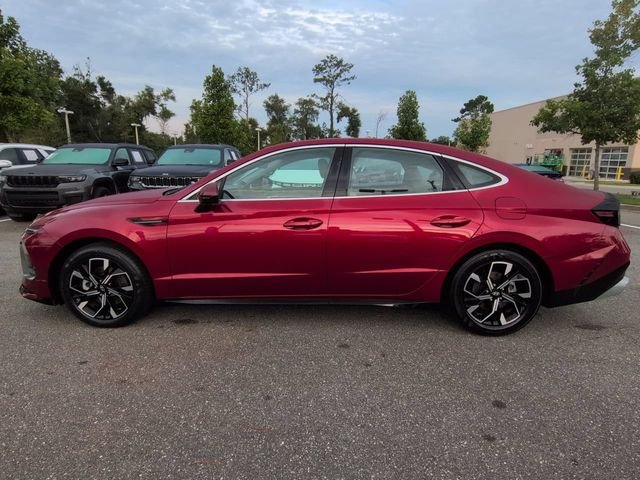 Certified Used 2025 Red Hyundai SEL image 8