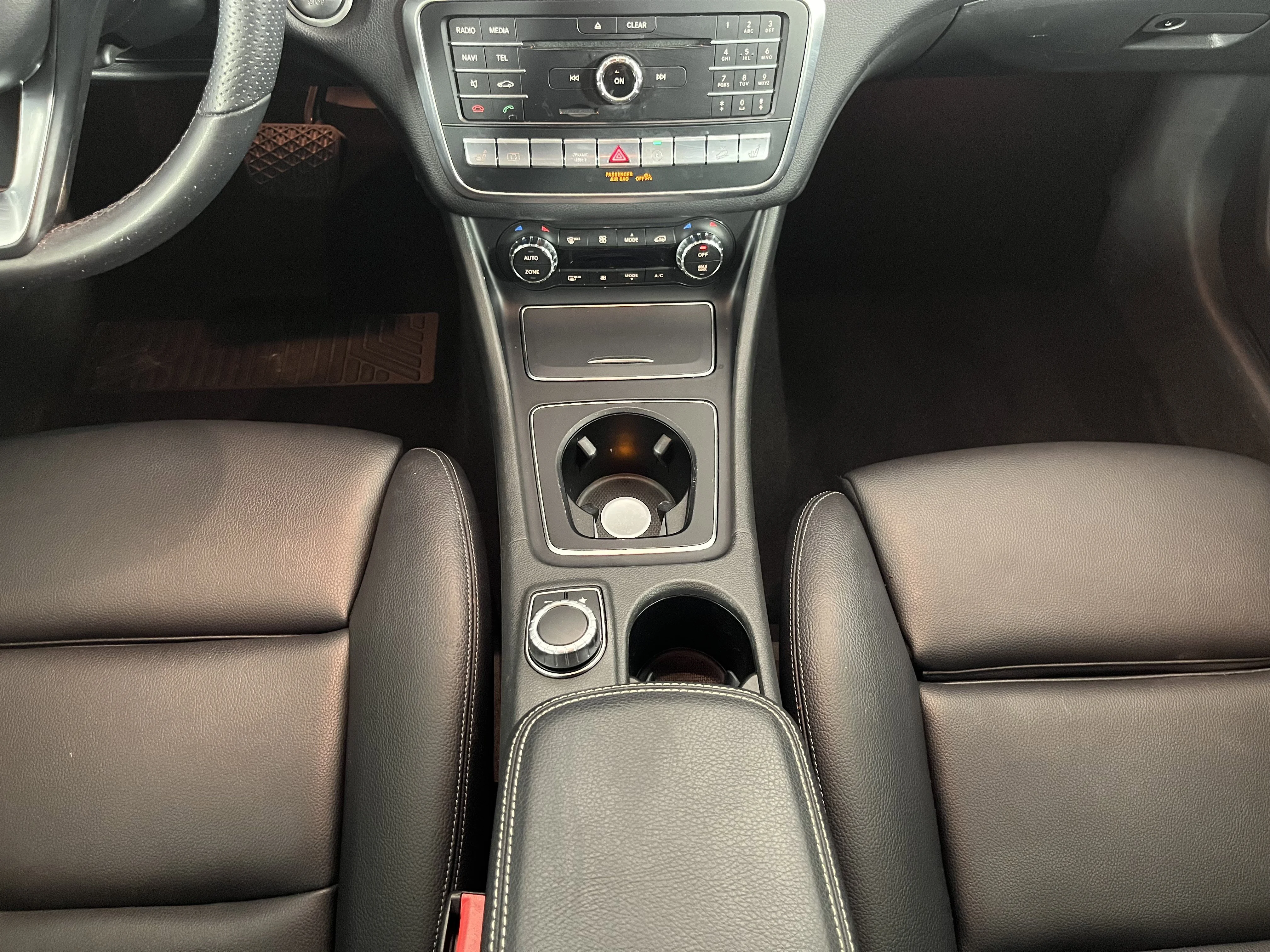 Used 2019 Mountain Grey Metallic Mercedes-Benz GLA 250 image 16