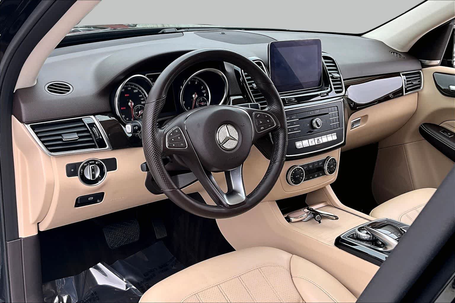 Used 2018 Obsidian Black Metallic Mercedes-Benz GLE 350 image 18