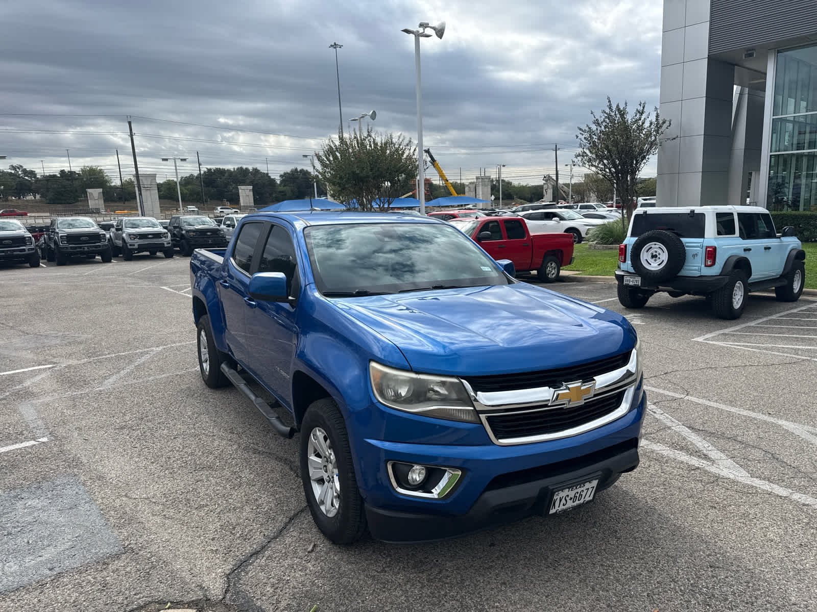 Used 2018 Kinetic Blue Chevrolet 2WD LT image 4