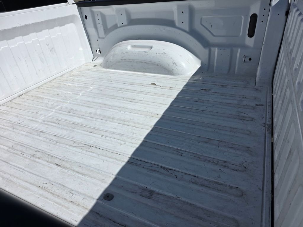 Certified Used 2023 White Ram Big Horn/Lone Star image 19
