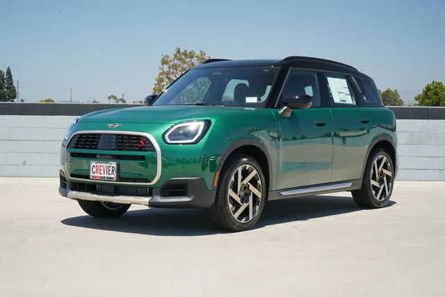2027 MINI Countryman Signature Plus