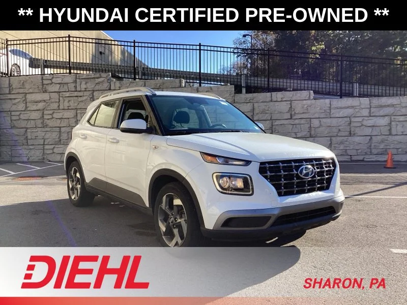 Used 2024 White Hyundai SEL image 1