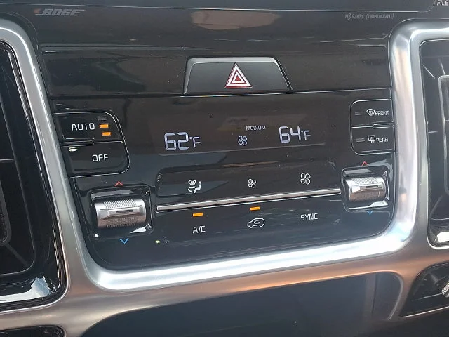 Used 2023 White Kia X-Line SX Prestige image 17
