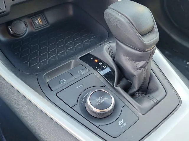 Used 2025 Gray Toyota Hybrid LE image 30
