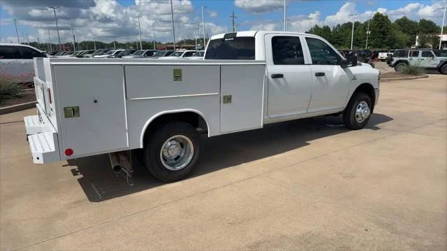 New 2026 Bright White Clear-Coat Exterior Paint RAM Tradesman image 9