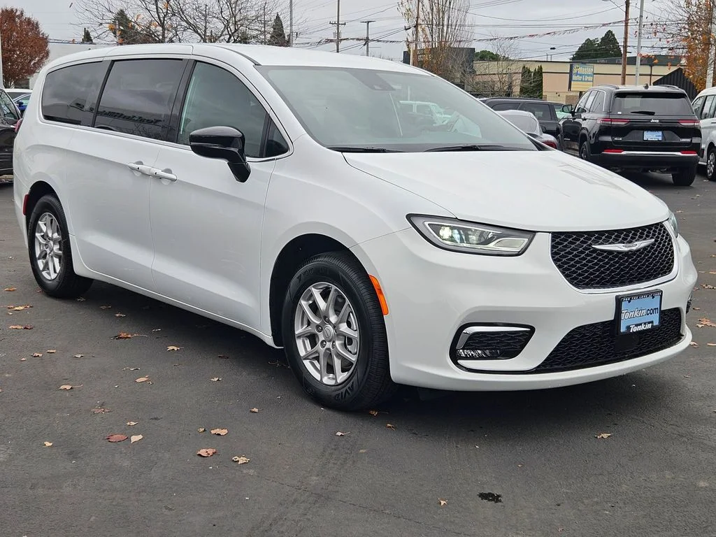 2026 Chrysler Pacifica Select - Photo 8
