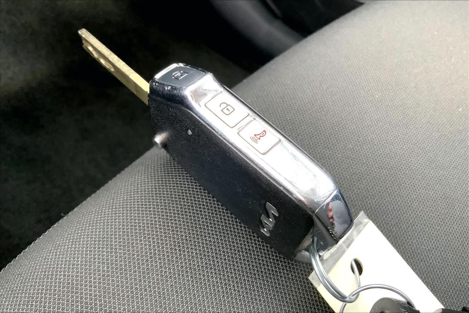Used 2025 Everlasting Silver Kia LX image 15