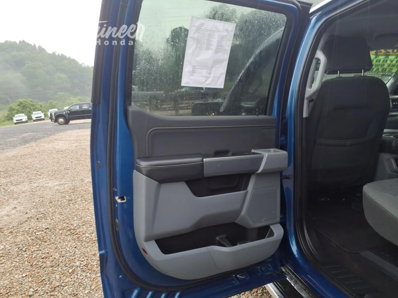 Used 2024 Atlas Blue Ford XLT image 18