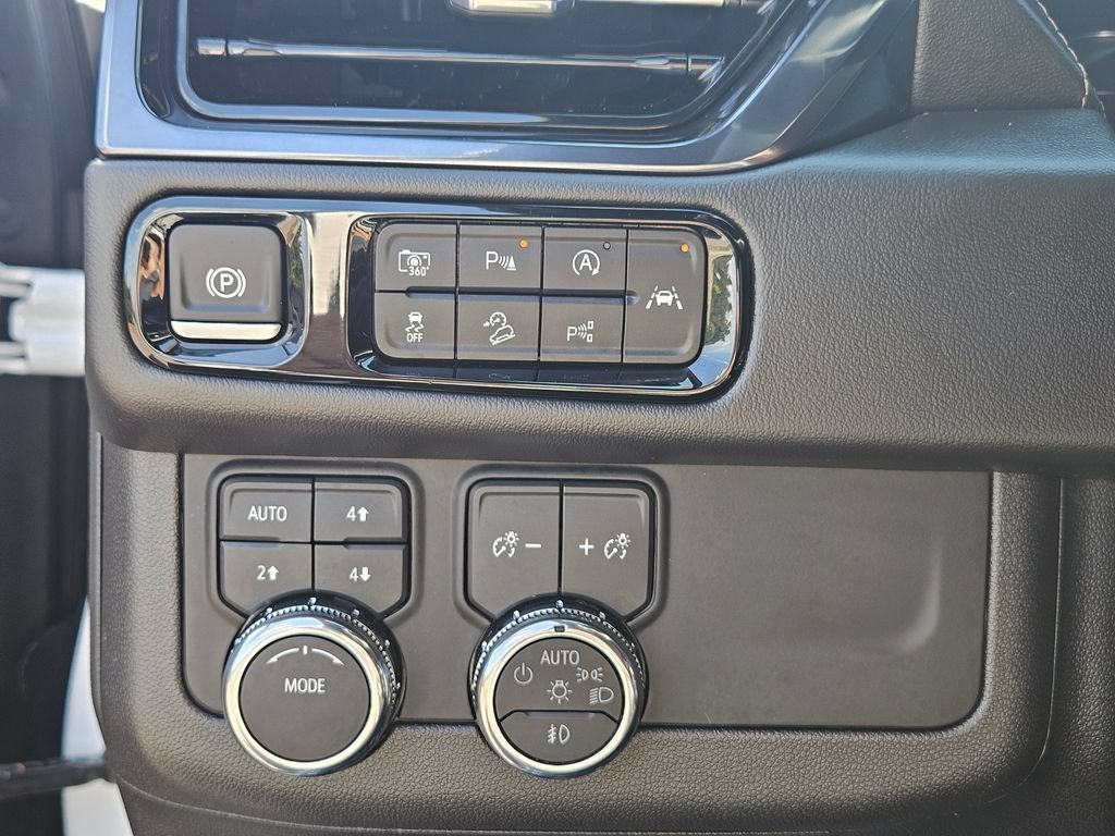 2025 GMC Yukon XL AT4 - Photo 30