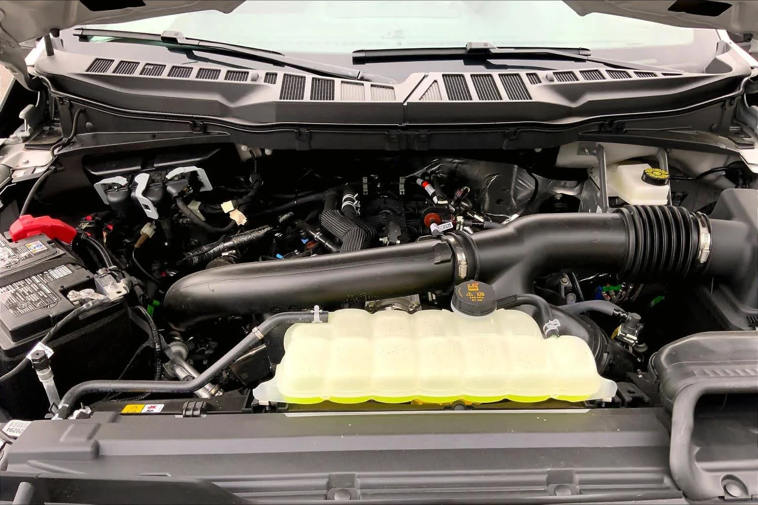 New 2026 Avalanche Ford XLT image 15