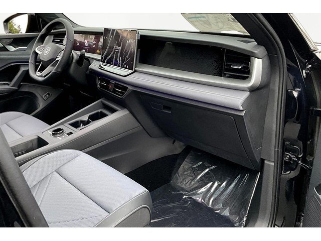 New 2026 Deep Black Pearl Volkswagen 2.0T SE R-Line Black image 25