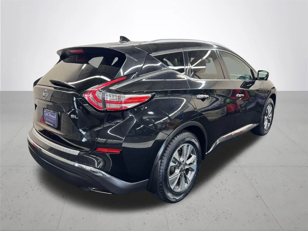 Used 2018 Black Nissan SL image 7