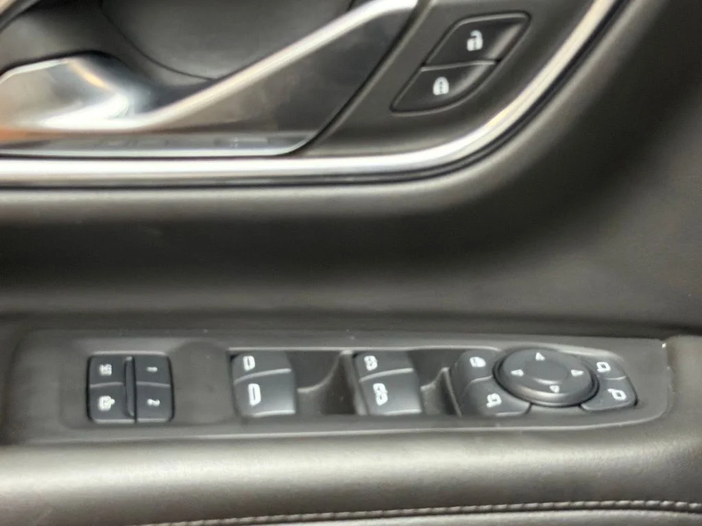 Used 2024 Black Chevrolet Z71 image 25