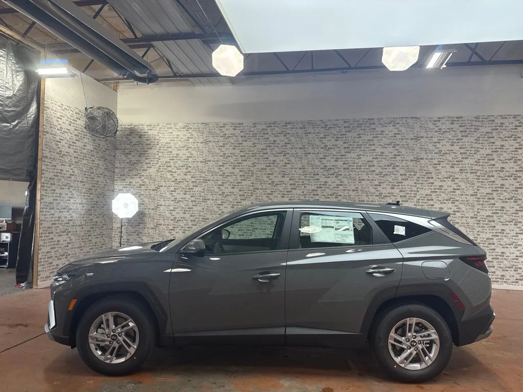 New 2026 Hampton Gray Hyundai SE image 4