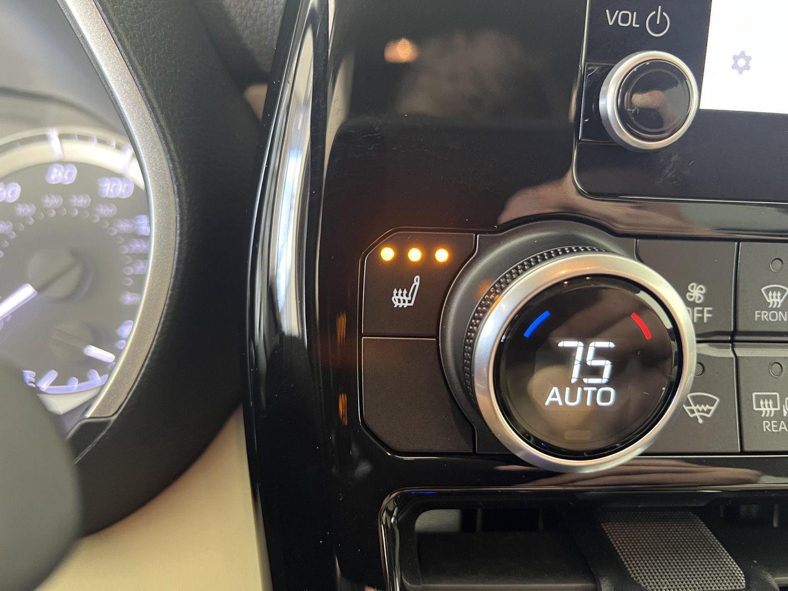 Used 2023 Wind Chill Pearl Toyota XLE image 19
