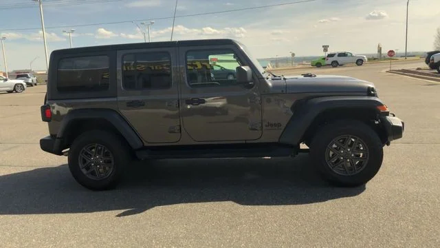 Used 2026 Granite Crystal Metallic Jeep Sport S image 9