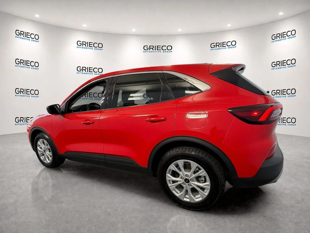 Used 2024 Red Ford Active image 9