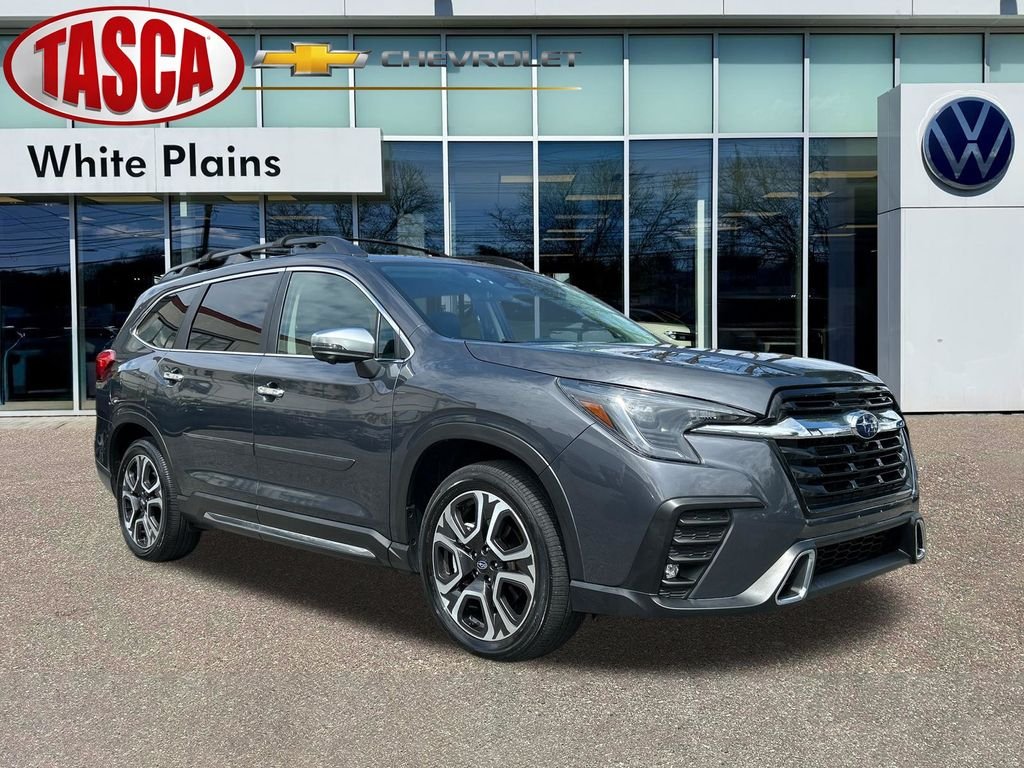 2023 Subaru Ascent Touring's photo