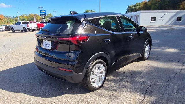 2027 Chevrolet Bolt LT - Photo 8