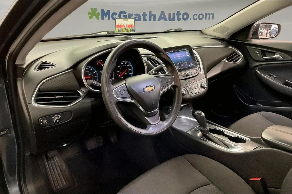 Used 2020 Gray Chevrolet LT image 18