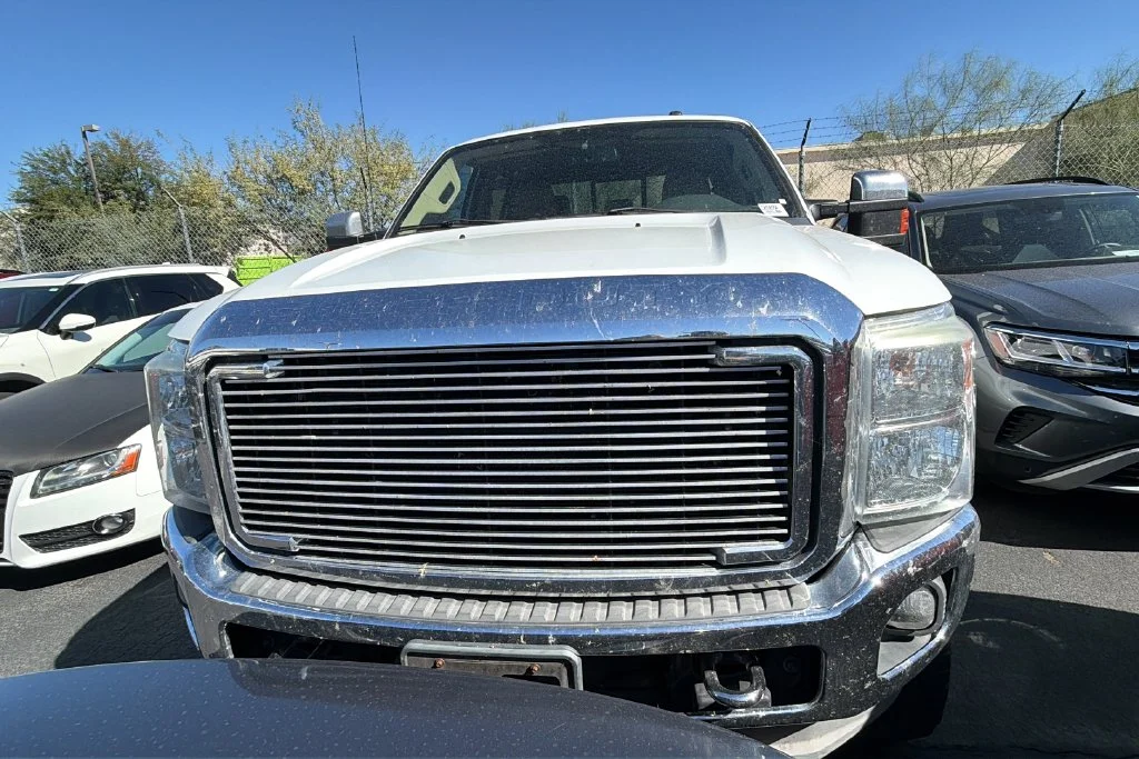 Used 2011 White Ford Lariat image 2