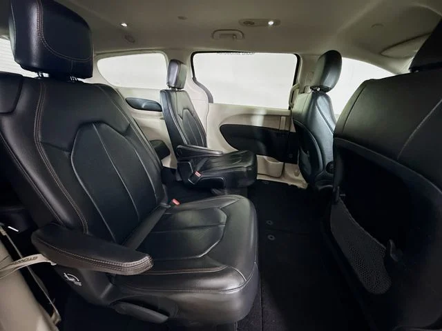Used 2017 White Chrysler Touring L image 26