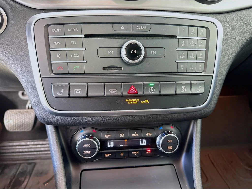 Used 2016 Cirrus White Mercedes-Benz GLA 250 image 22