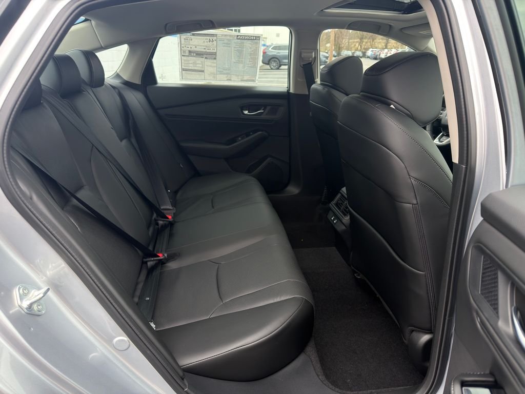 New 2026 Solar Silver Metallic Honda Touring image 22