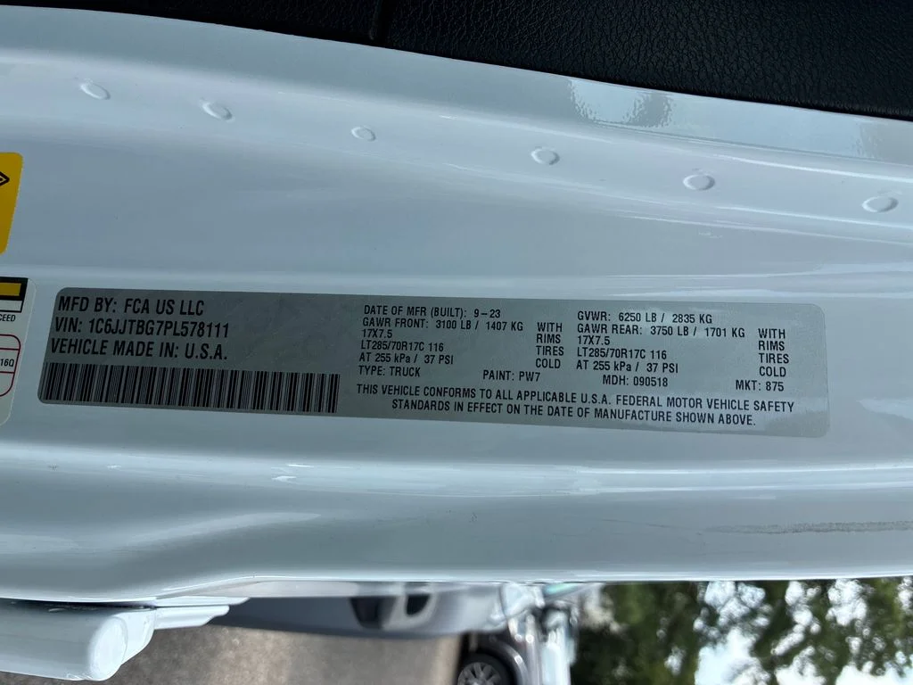 Used 2023 White Jeep Rubicon image 23