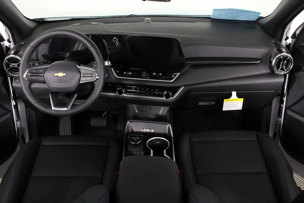 New 2027 Summit White Chevrolet LT image 25