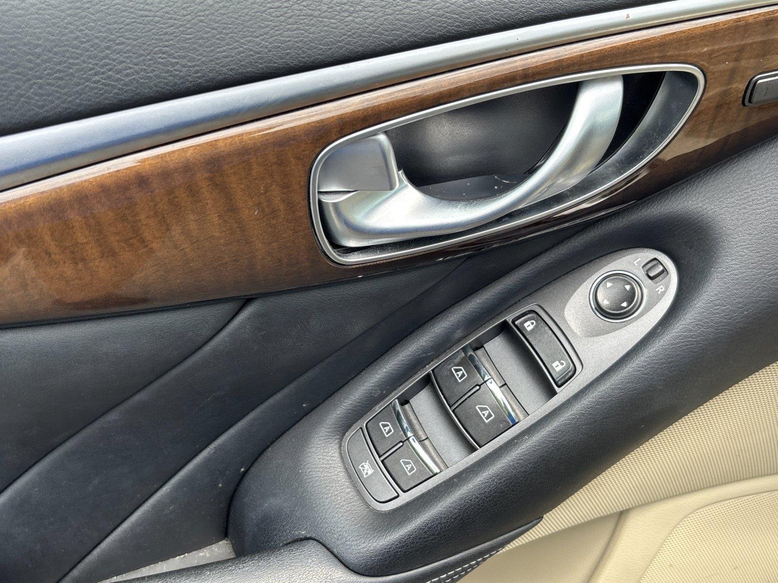 Used 2015 Black Obsidian INFINITI Premium image 14