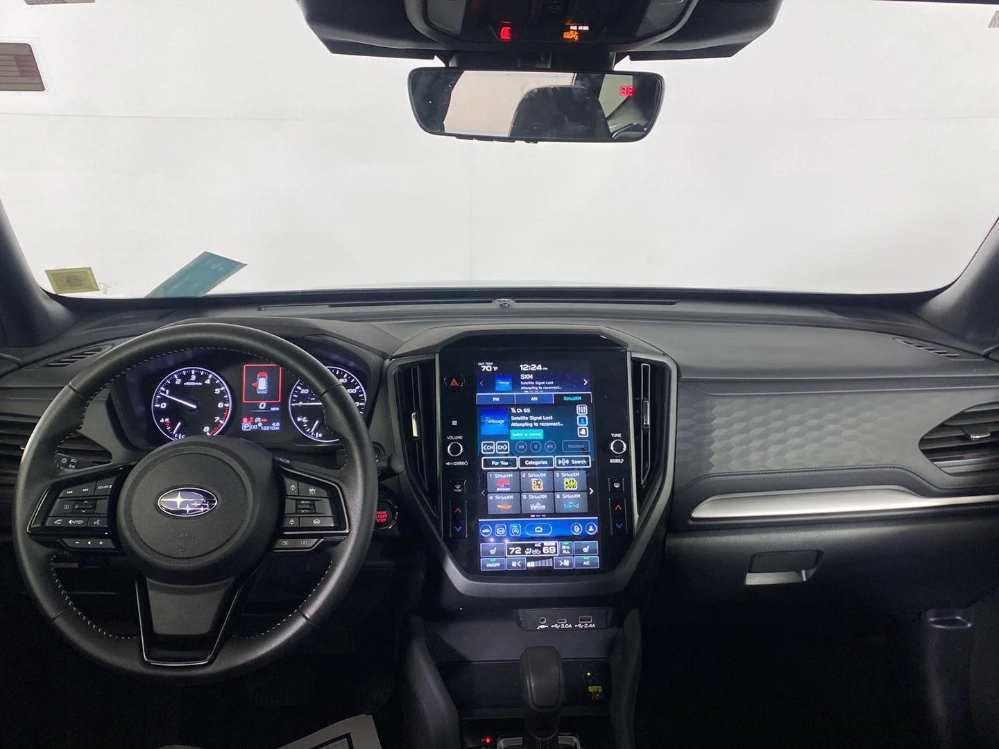 Used 2025 River Rock Pearl Subaru Premium image 13