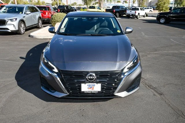 Used 2024 Gray Nissan 2.5 SV image 8