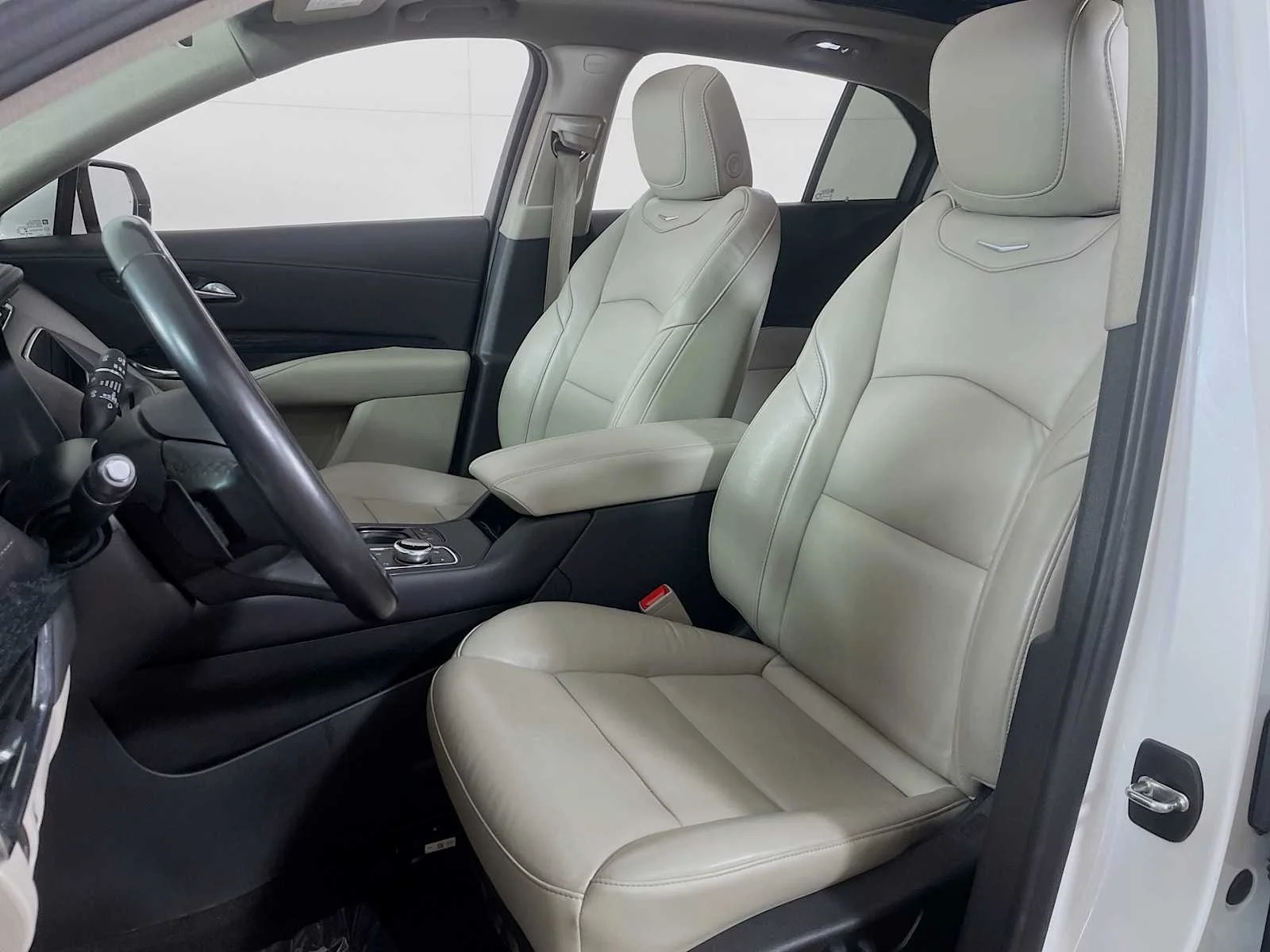 Used 2023 Crystal White Tricoat Cadillac AWD Premium Luxury image 20