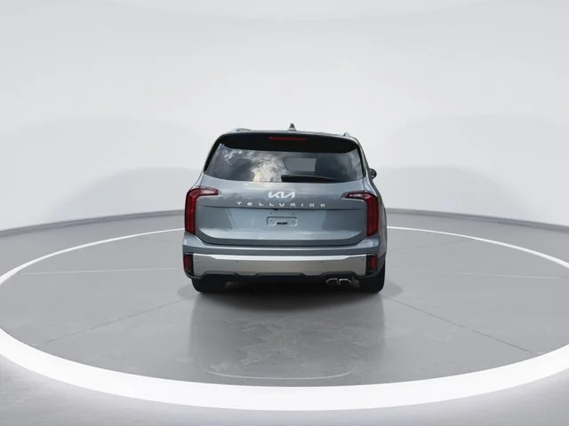 Used 2025 Silver Kia S image 10