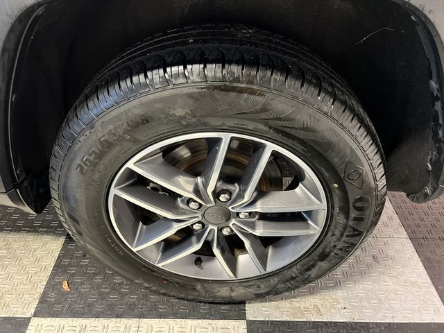 Used 2019 White Jeep Limited image 16