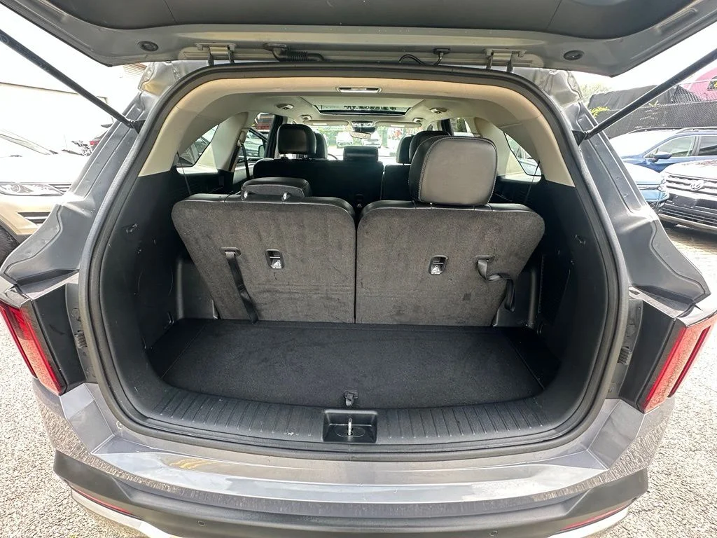 Used 2024 Silver Kia S image 29