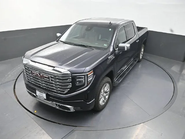 Used 2023 Silver GMC Denali image 13