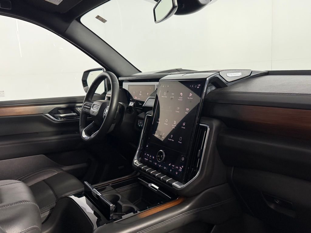 Used 2025 White GMC Denali image 28