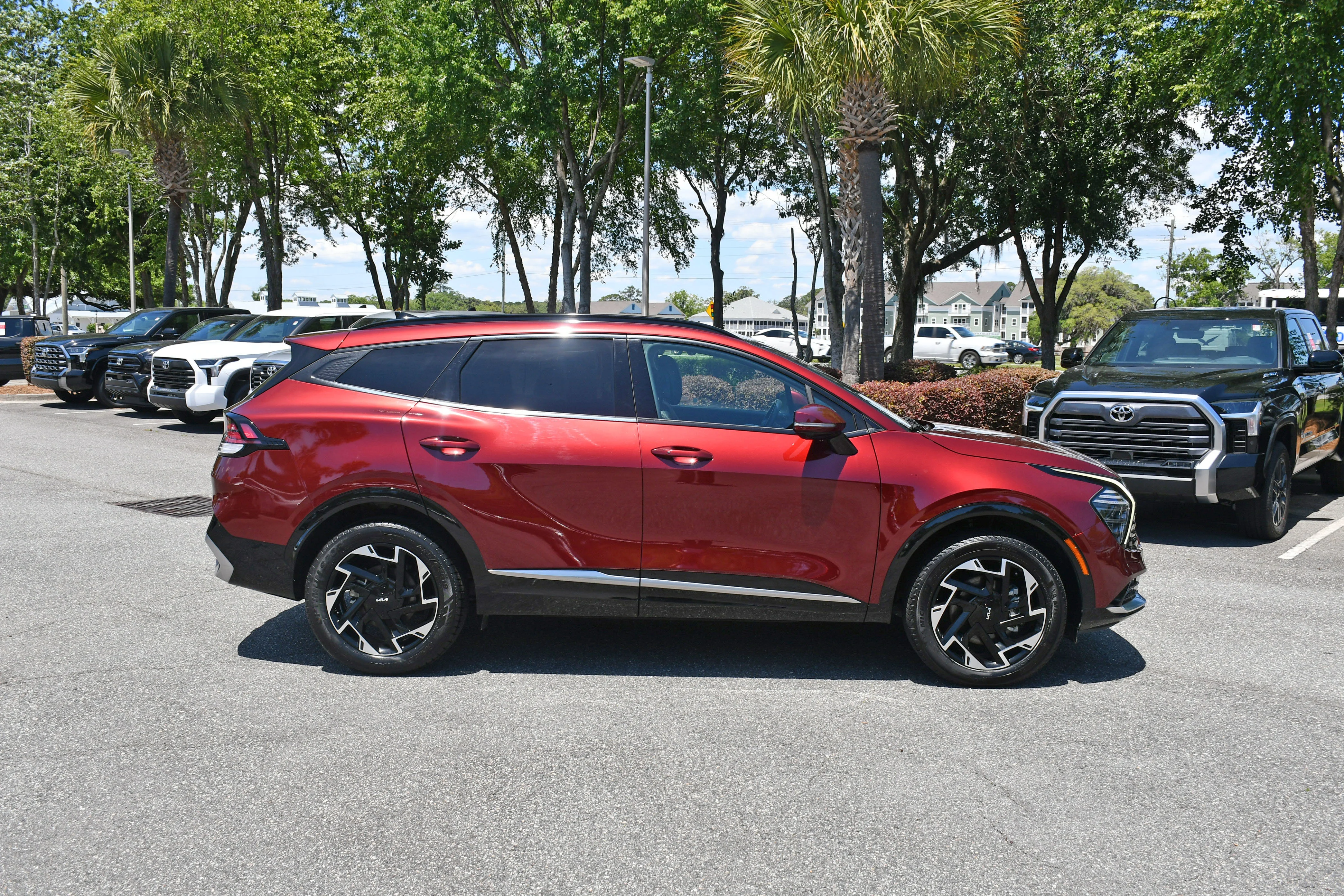 Used 2023 Red Kia SX-Prestige image 5