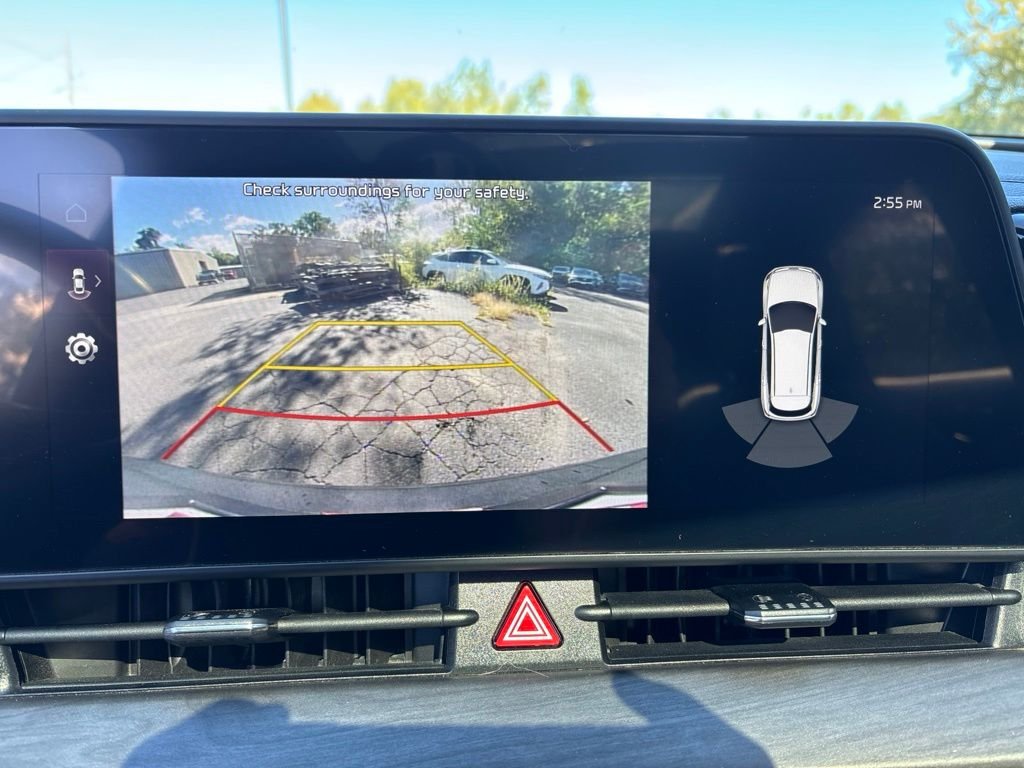 Used 2023 Black Kia X-Line image 27