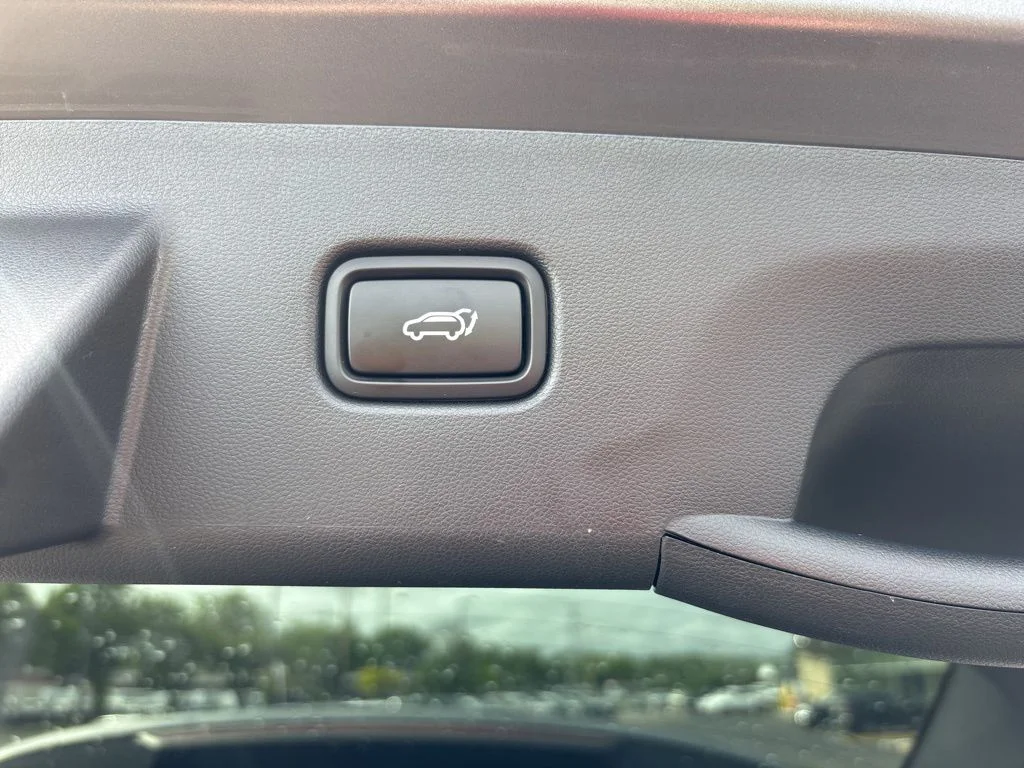 Used 2025 Gray Hyundai SEL Convenience image 30