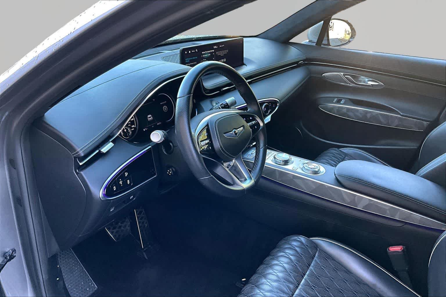 Used 2022 Savile Silver Genesis 3.5T Sport image 18