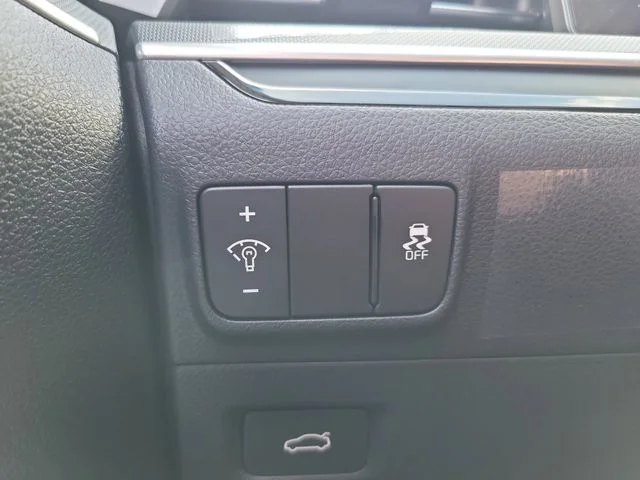 New 2026 Snow White Pearl Kia LXS FWD image 26