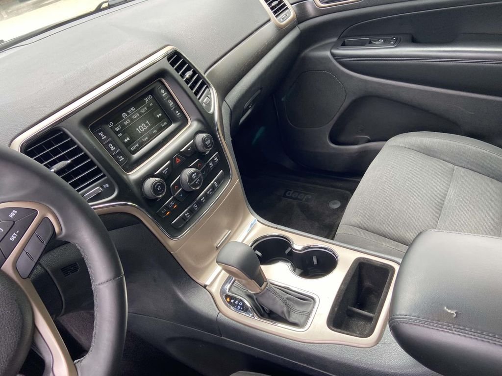 Used 2017 Black Jeep Laredo image 22