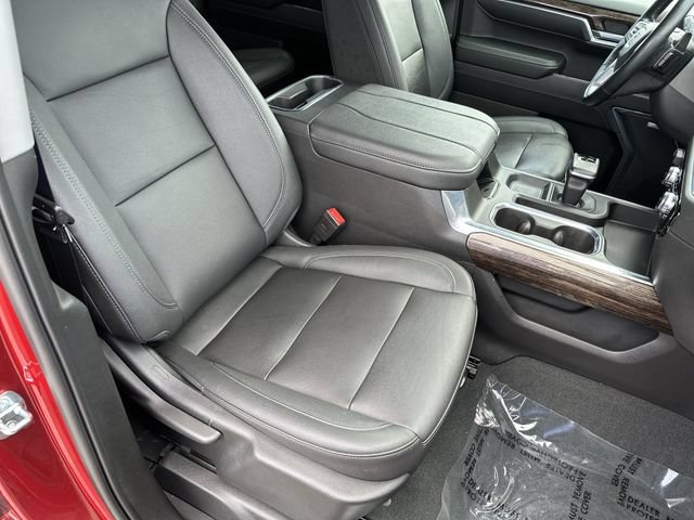 Used 2023 Volcanic Red Tintcoat GMC Elevation image 29