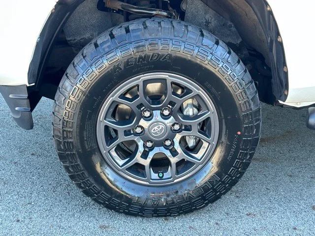 Used 2016 White Toyota SR image 14